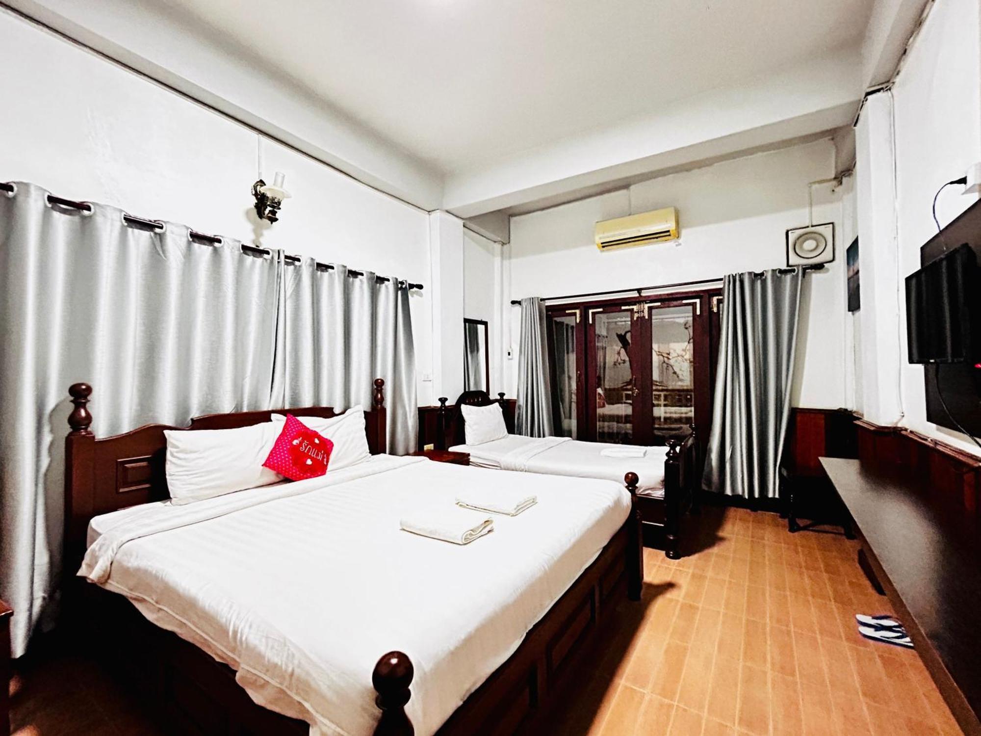 Domon Riverside Hotel Vang Vieng Esterno foto