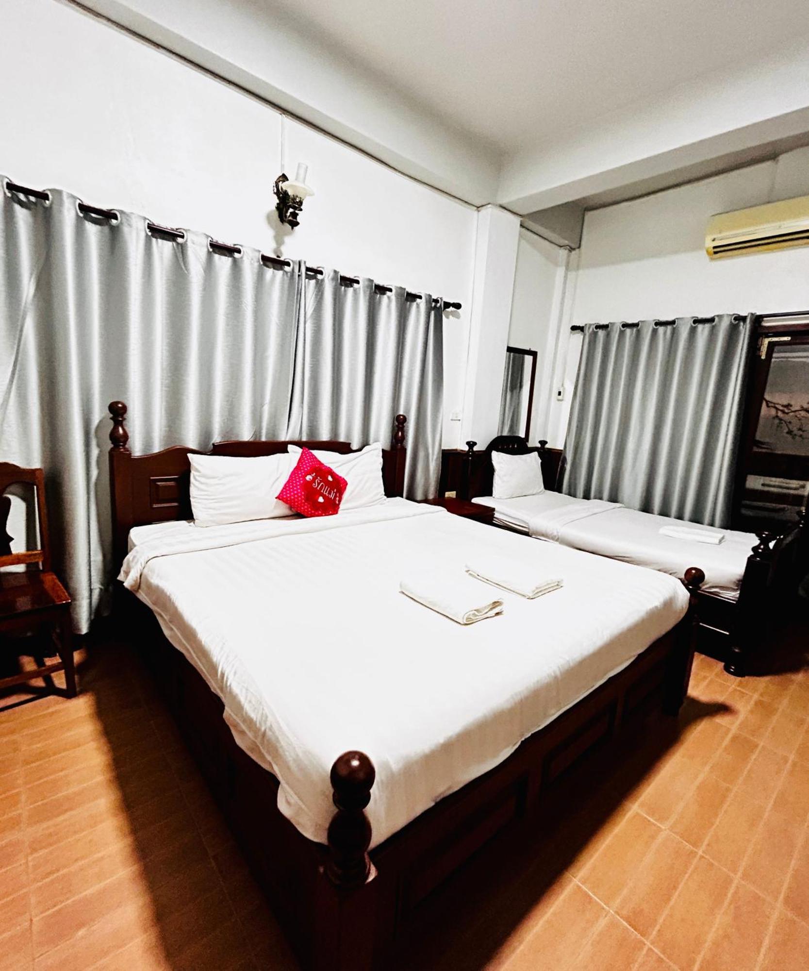 Domon Riverside Hotel Vang Vieng Esterno foto