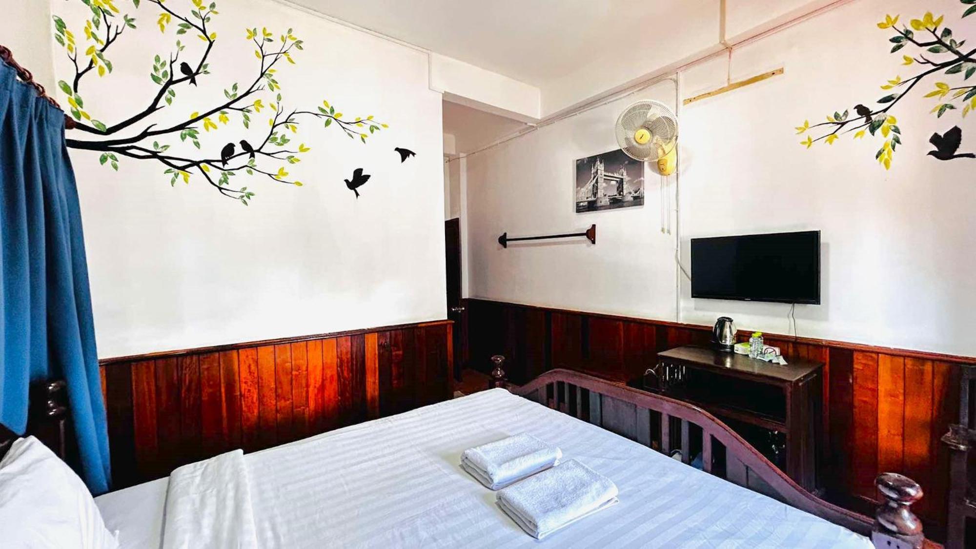 Domon Riverside Hotel Vang Vieng Esterno foto