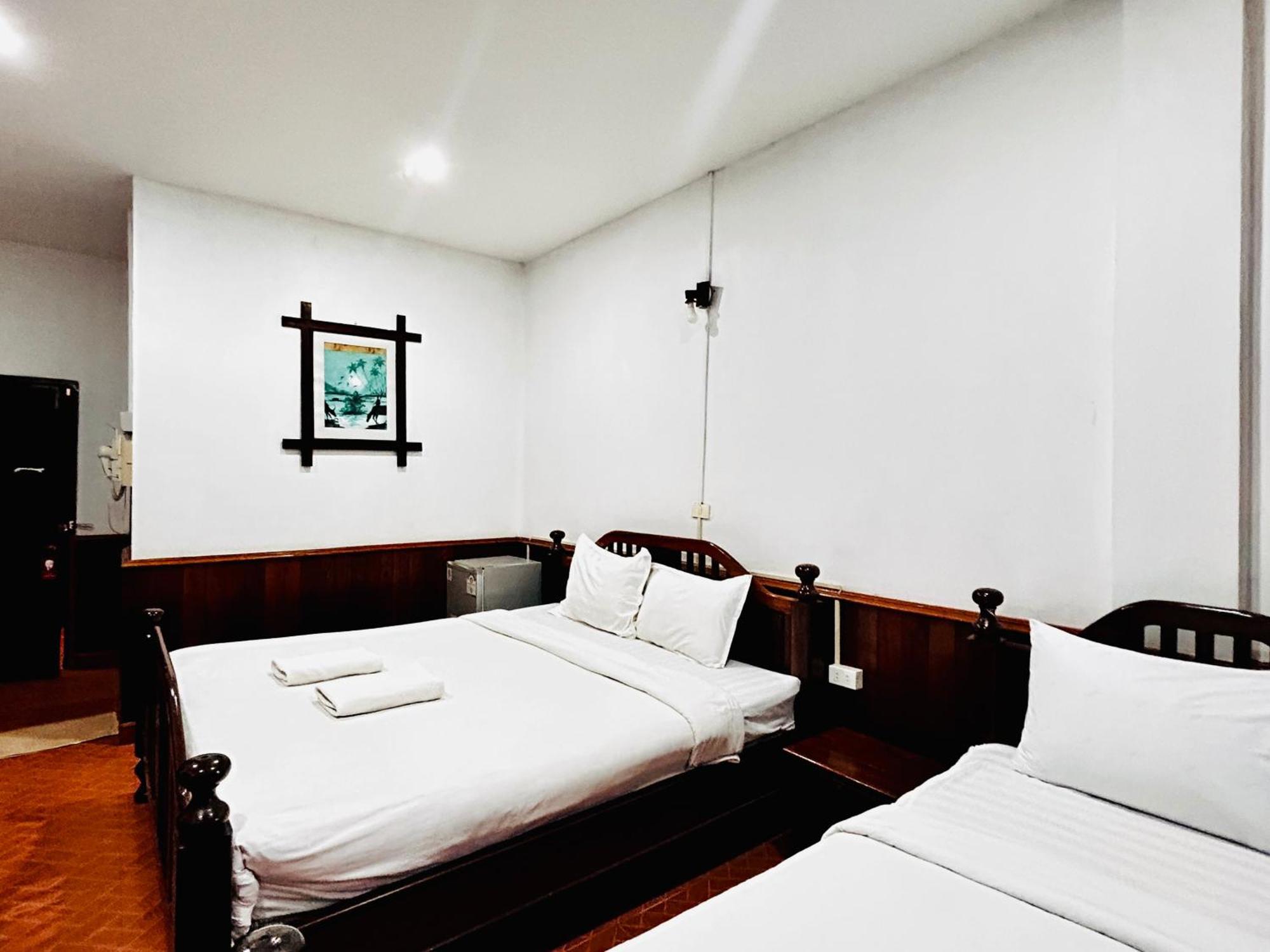 Domon Riverside Hotel Vang Vieng Esterno foto