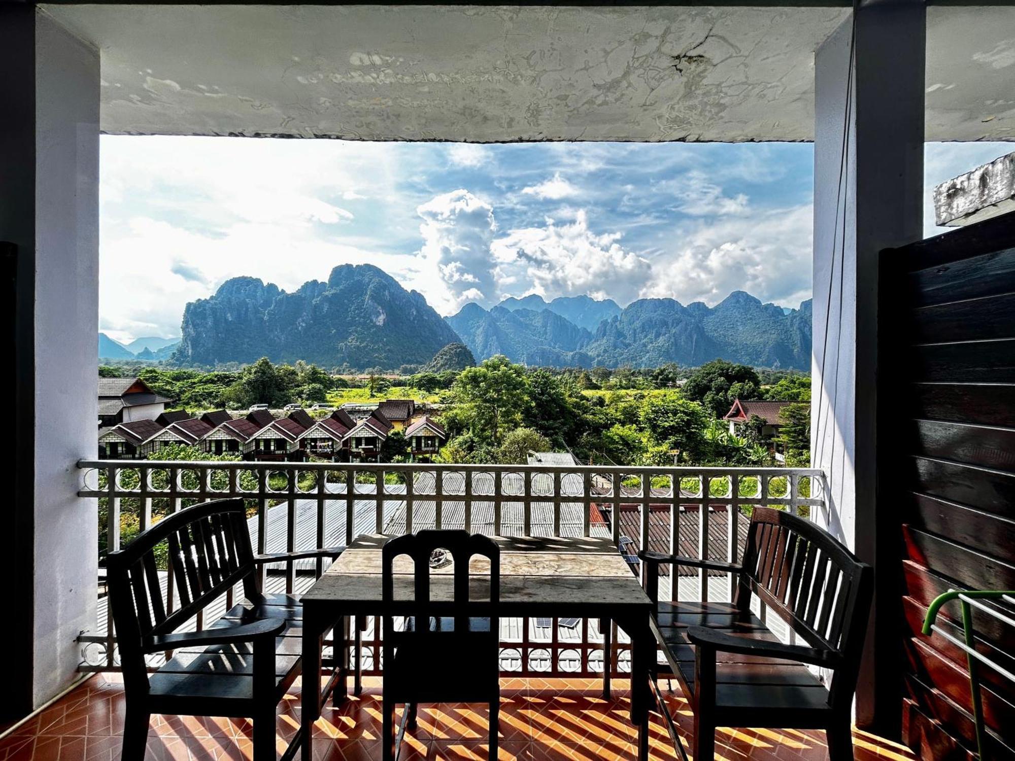 Domon Riverside Hotel Vang Vieng Esterno foto