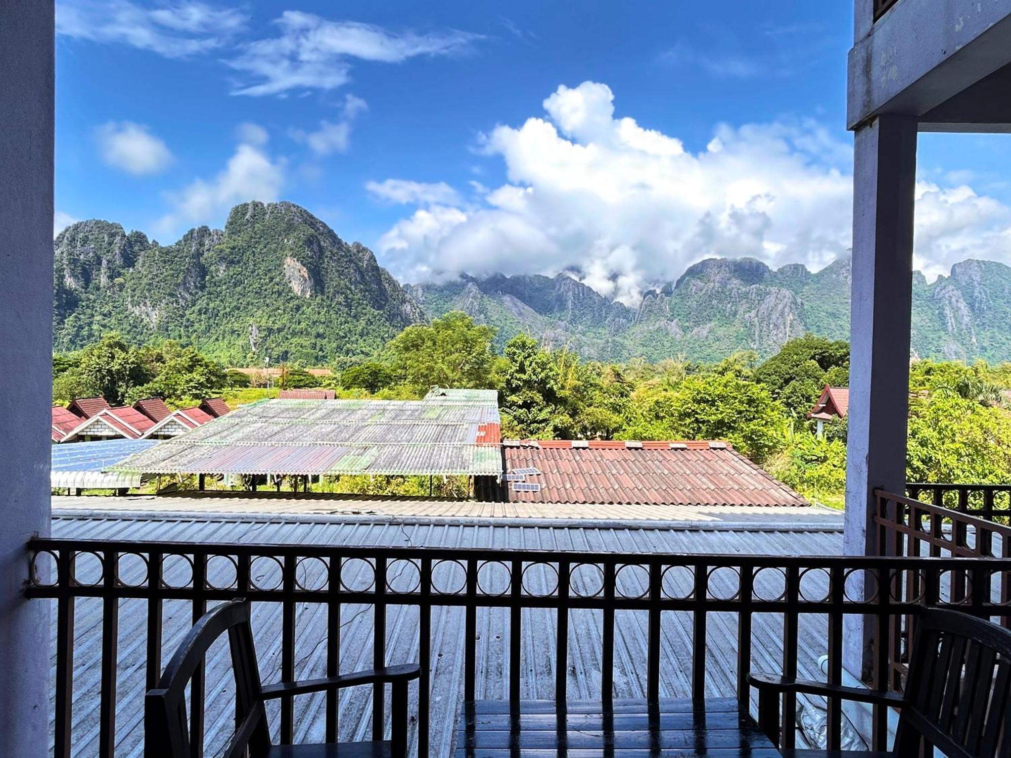Domon Riverside Hotel Vang Vieng Esterno foto