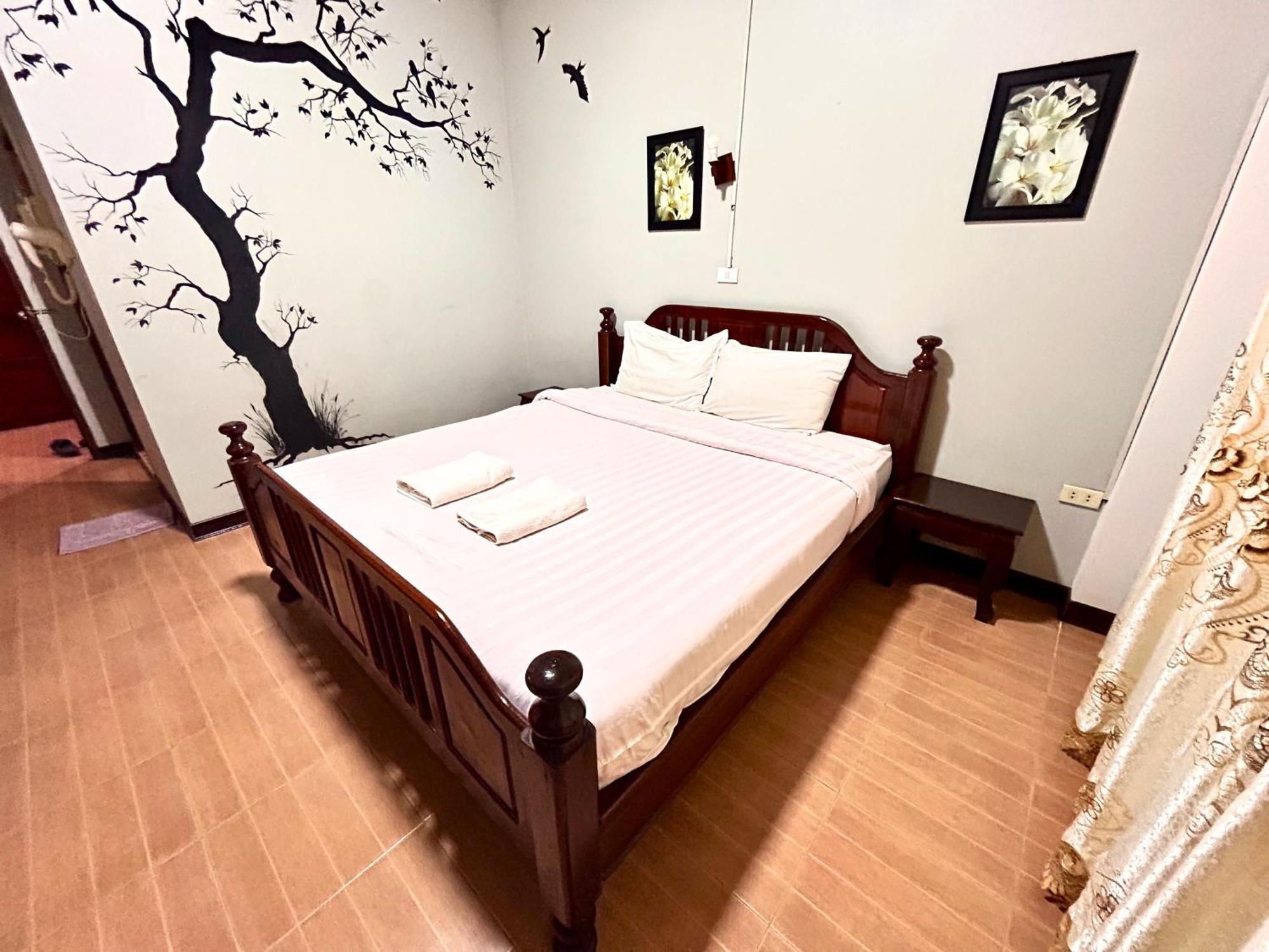 Domon Riverside Hotel Vang Vieng Esterno foto
