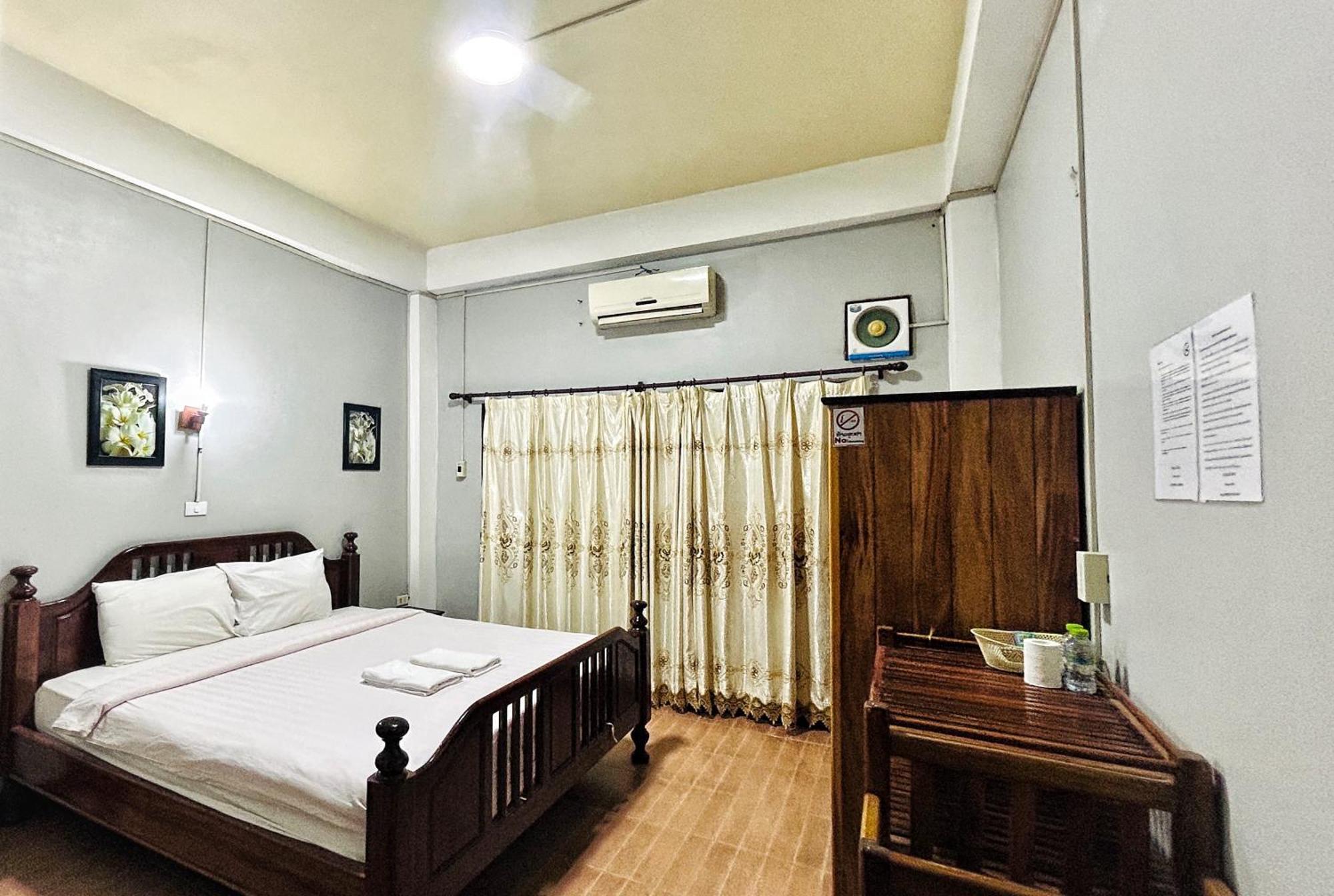 Domon Riverside Hotel Vang Vieng Esterno foto