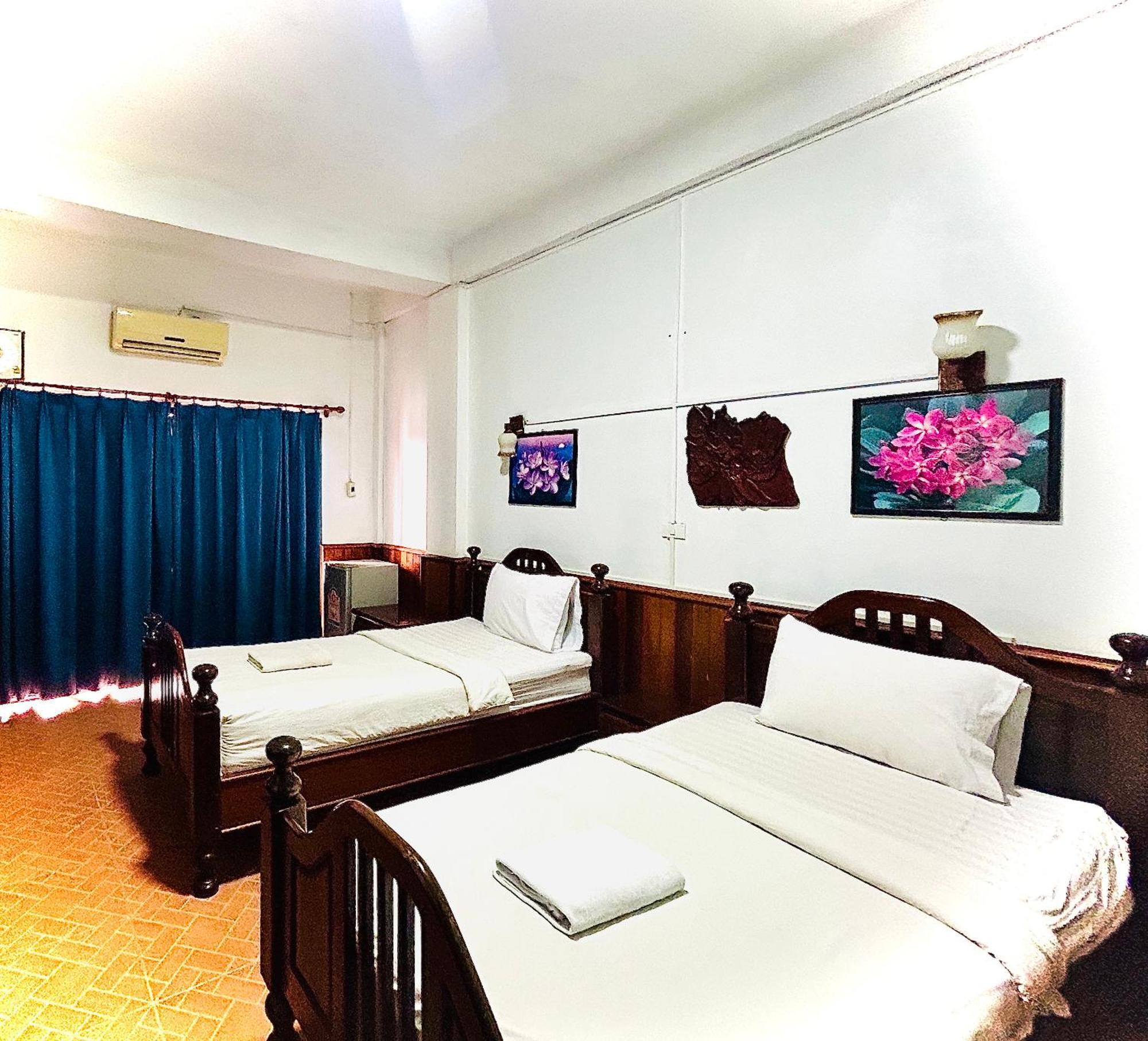 Domon Riverside Hotel Vang Vieng Esterno foto