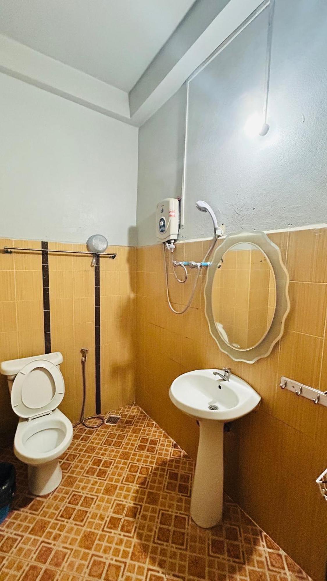 Domon Riverside Hotel Vang Vieng Esterno foto